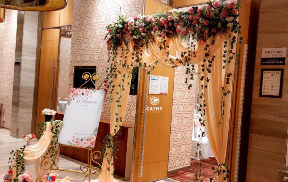 Entrance & Hall Decorations